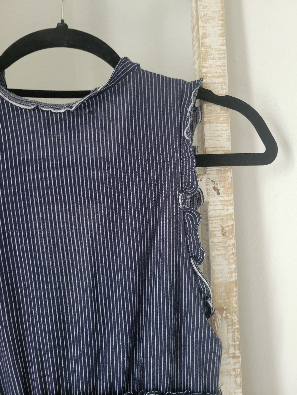 Max Studio Cotton Blend Pinstripe Ruffle Edge Vneck Dress Sz Xs - Picture 8 of 9